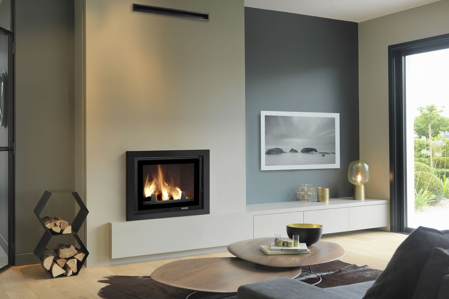 Wkład kominkowy UNIFLAM 700 PLUS ECO DP z szybrem i doprowadzeniem powietrza